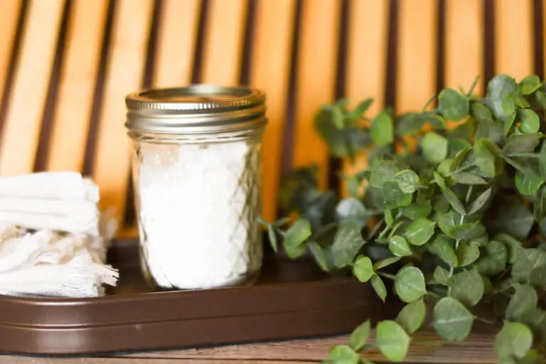 How to Make the Best DIY Foot Powder for Odor-Free Feet