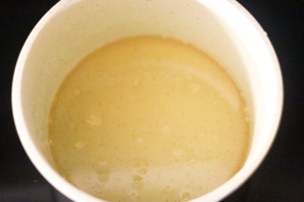 golden color of a ready sugar wax